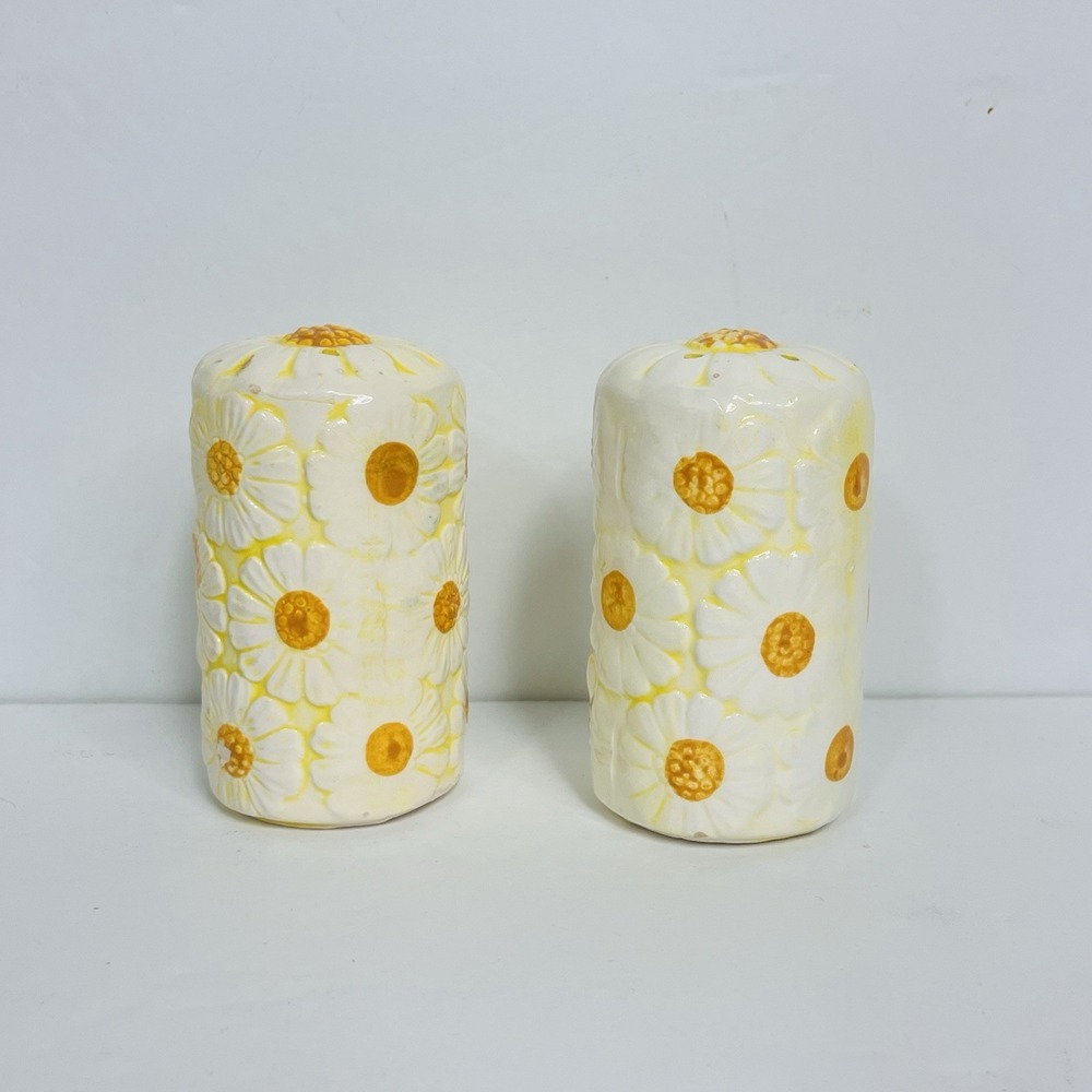 vintage brings daisy salt and pepper shaker mcm retro t-1102 yellow summer